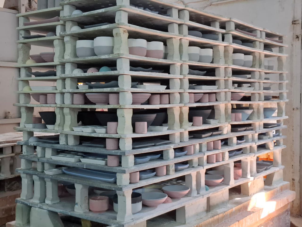 Proses produksi keramik di pabrik SwarnaArt
